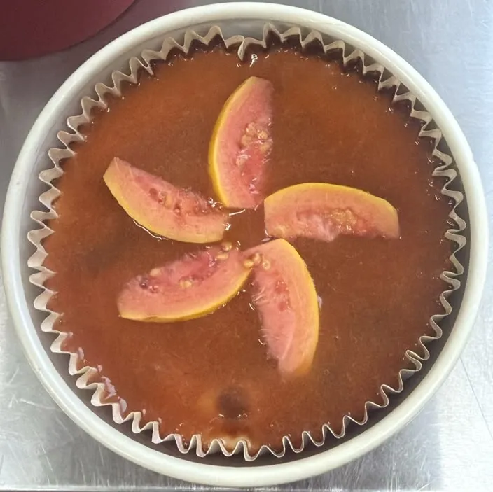 TARTA MEDIANA GUAYABA (20 CMS)